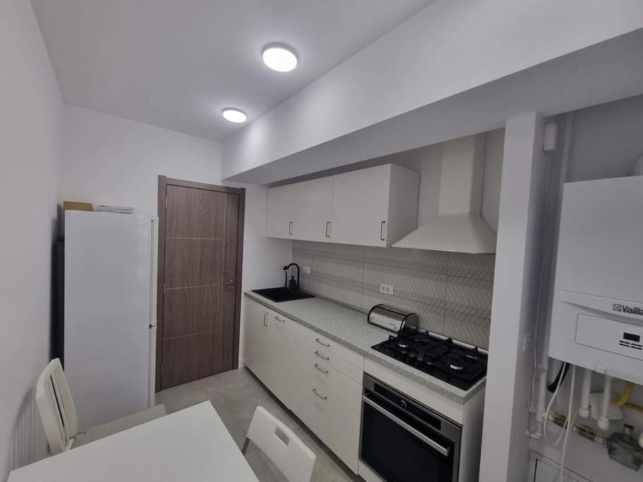 Lovely 1 Bedroom Livingroom Apartment Sector 1 Bucuresti Voluntari Exteriör bild